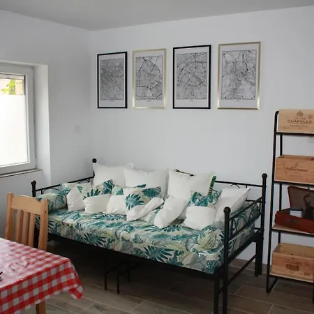 Holiday home La Maisonnette De Jean Bar A *